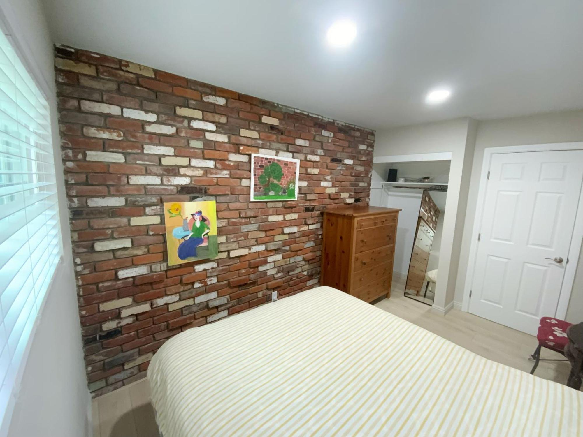 1 Bedroom In A Quiet Neighborhood Near The Main Street - C *